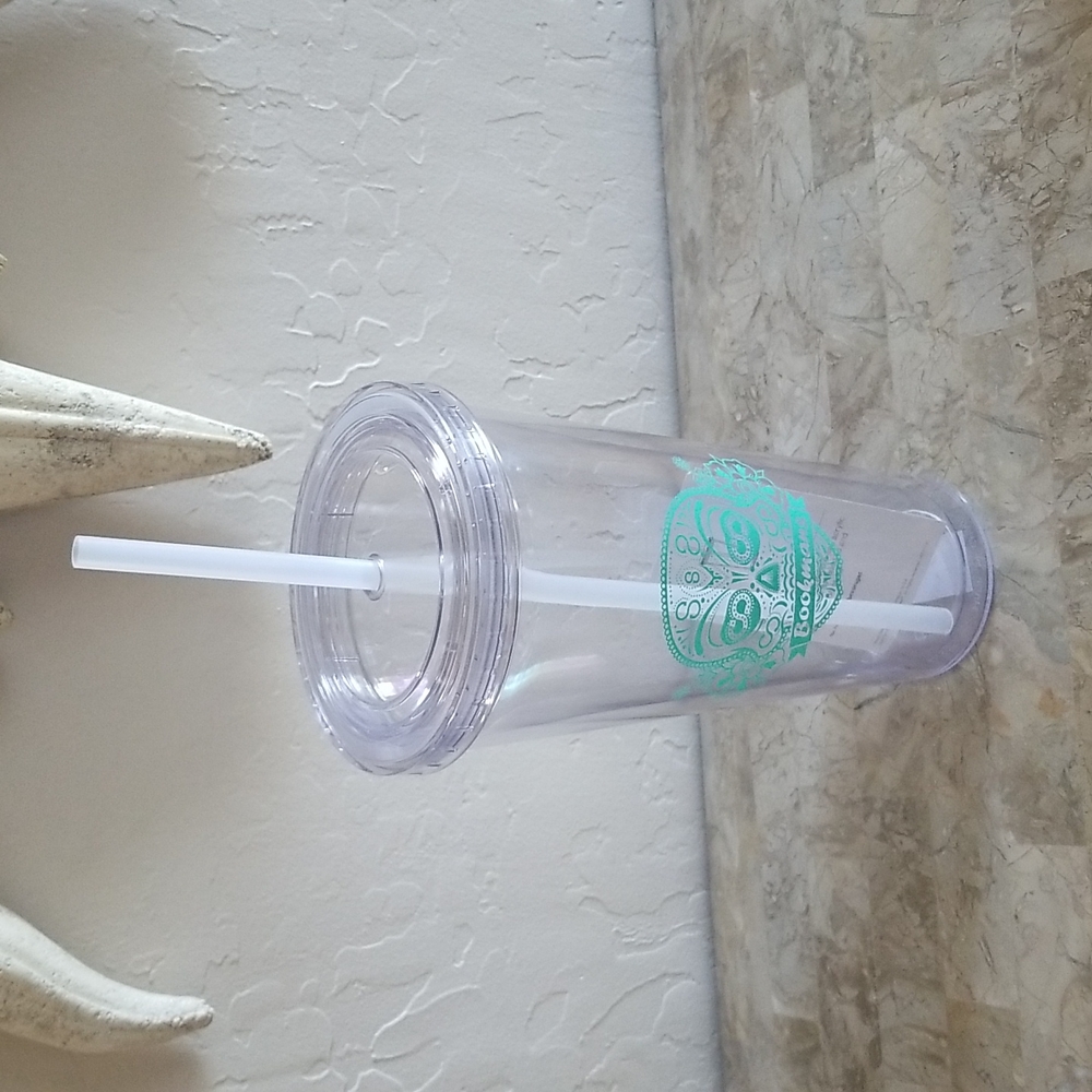SALE! Skull Tumbler w/straw